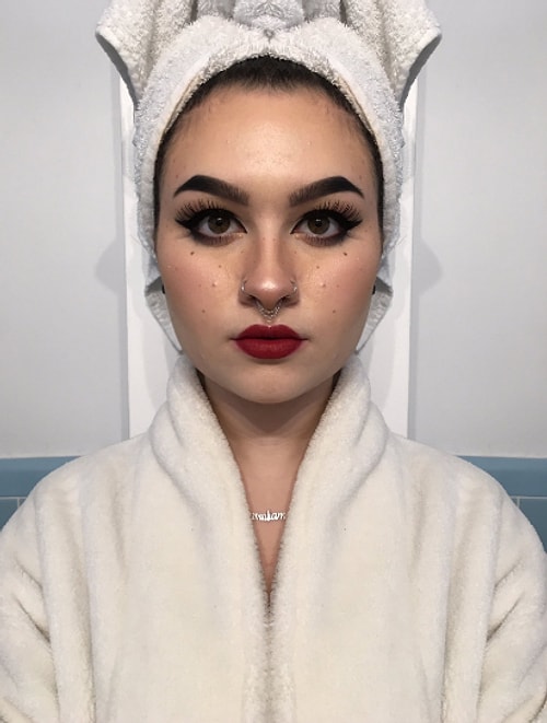 Твой мозг будет обманывать тебя, удтверждая, что эти картинки одинаковые.