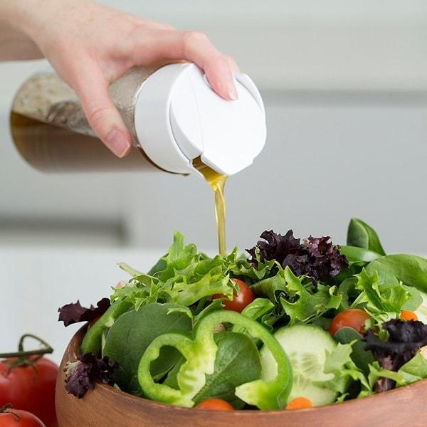6. Salata hazırlarken bol miktarda hazırlayın ve fazlasını sos, yağ, tuz eklemeden buzdolabına atın.