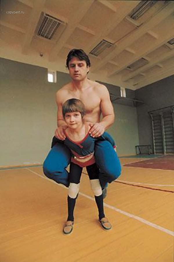 5. К этому времени она уже без проблем могла поднять собственного отца.