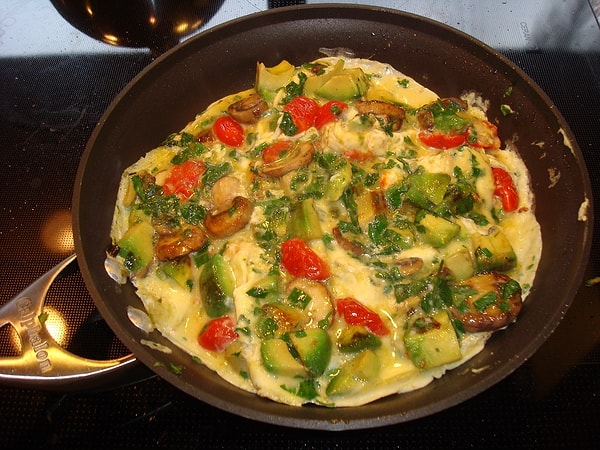 4. Зак Эфрон – яйца и овощи