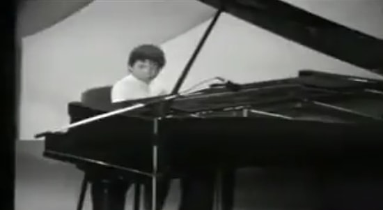 19 Yaşındaki Zuhal Olcay'ın 8.5 Yaşındaki Fazıl Say'ı Anons Ettiği Yıllar