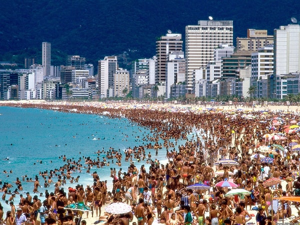 6. Пляж Copacabana (Бразилия)