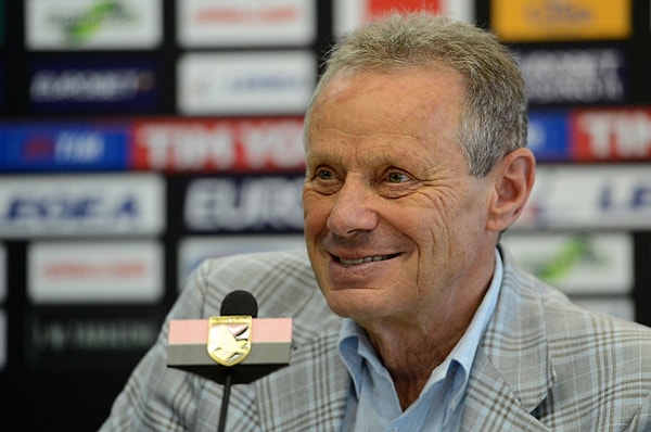 Palermo'nun 15 yıldır başkanlığını yapan Maurizio Zamparini görevinden istifa etti.