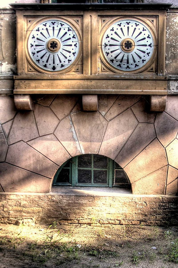 12. Мне кажется, или этот малой похож на миньона?