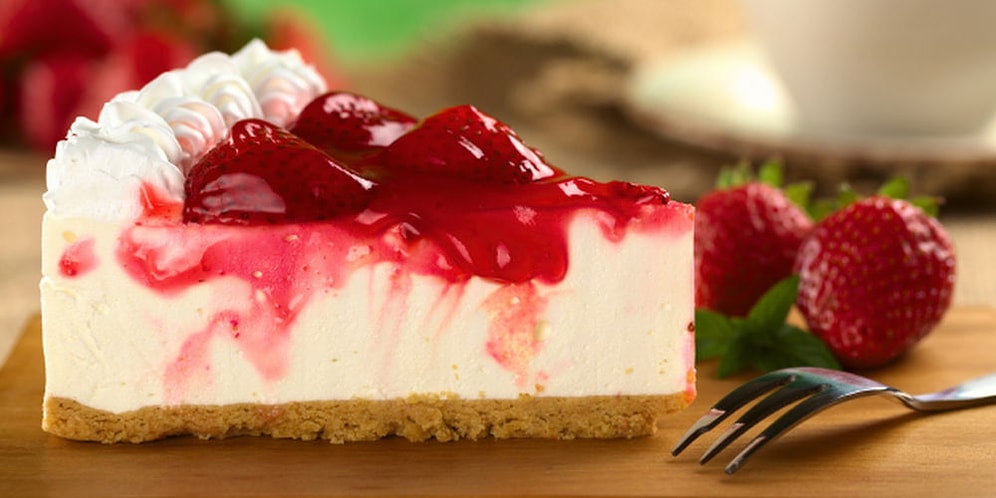 İçinde Peynir Olduğuna İnanmak İçin Bin Şahit Gerektiren Tatlı: Cheesecake Tarifi