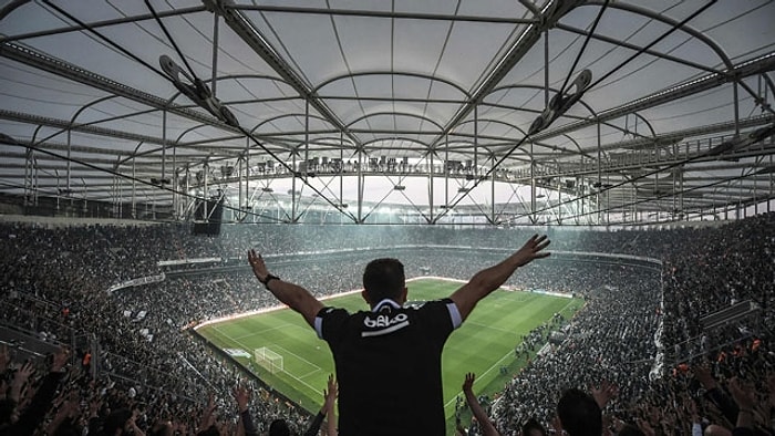 Beşiktaş İçin Bayrakları Asma Vakti! Vodafone Arena, 2016'nın En İyi Stadı Seçildi