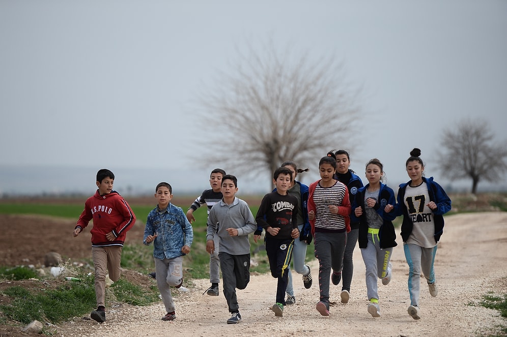 Bir Azim ve Yoktan Var Etme Hikâyesi: Öğrencilerine Atletizmde 100'e Yakın Madalya Kazandıran Öğretmen