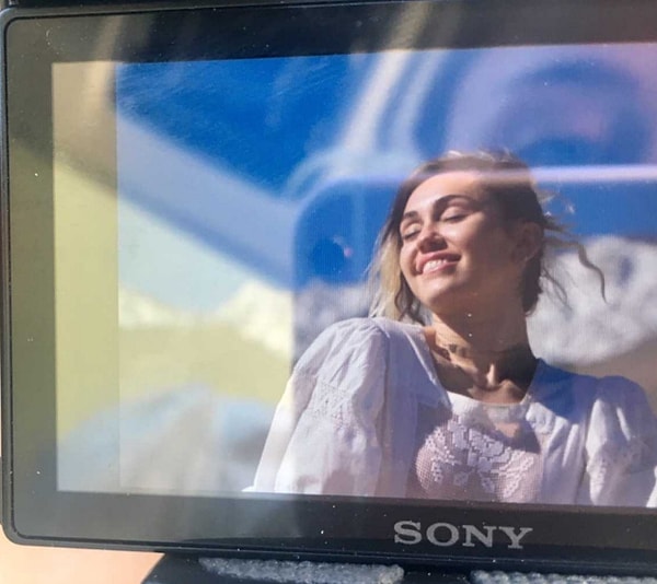 5. И, давайте начистоту, свадебное платье Майли ДЕЙСТВИТЕЛЬНО могло бы выглядеть именно так: