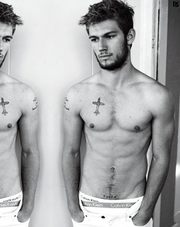 9. Дорожка волос от пупка к паху