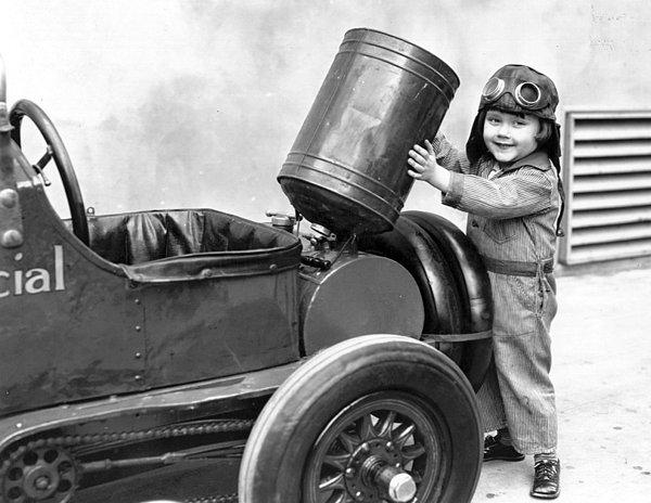 5. Çocuklar için benzinle çalışan otomobiller, tahmini 1930: