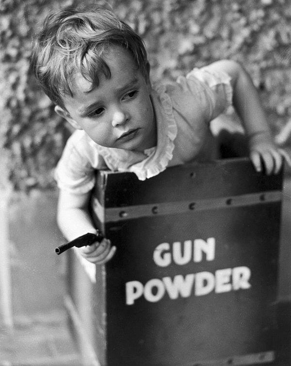 13. Çocuklar için patlayıcı özellikli minyatür silah, 1935: