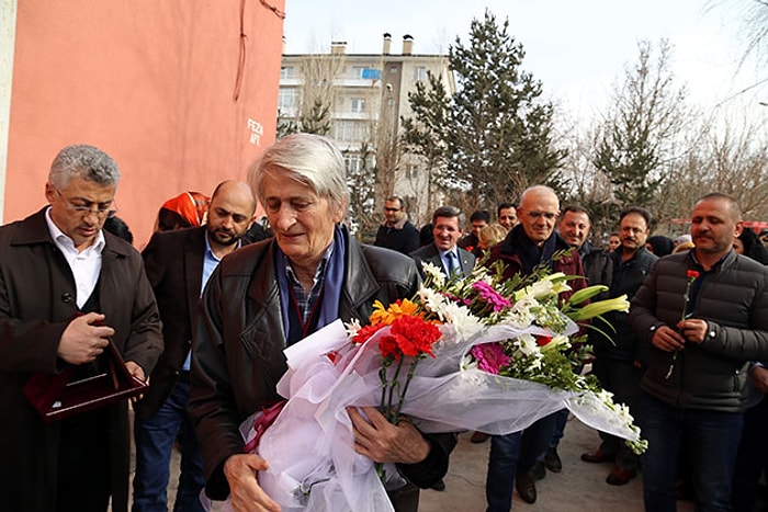 'Yolun Sonundayım' Diyen Efsane Öğretmene Göz Yaşartan 'Hababam' Sürprizi