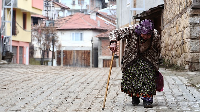 Türkiye'nin Yaşlı Nüfusu Son 5 Yılda Yüzde 16 Arttı: 2030'da Nüfusun Yüzde 13'ü 65 Yaş Üstü Olacak