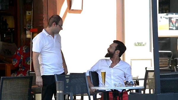 11. Местным жителям пришлось долго всматриваться, чтобы узнать в этом мужчине прежнего Хосе, но тем не менее они засыпали его комплиментами