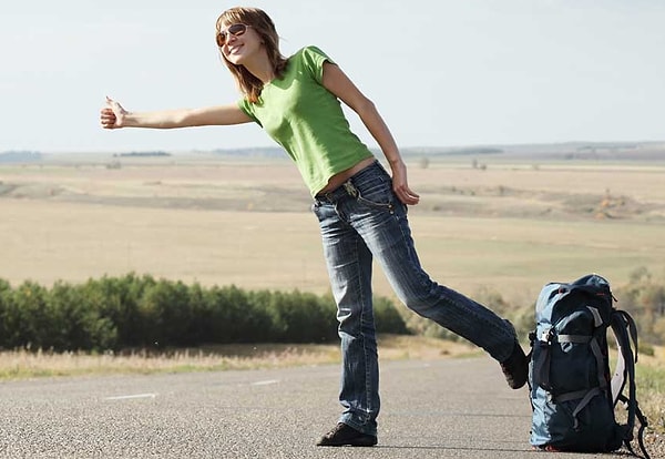 8. Вы знаете, что водители тут же остановятся, если Вы поднимете большой палец вверх.