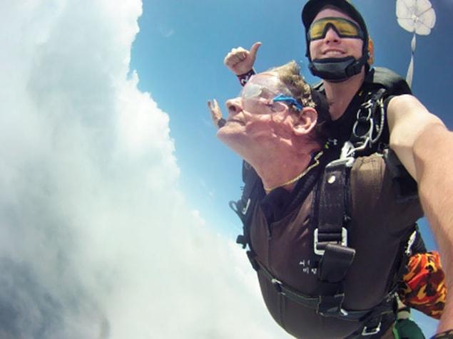 28. This terminally ill Air Force veteran was granted a last wish of sky diving.