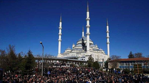 Tayfun Talipoğlu için Ankara’daki Kocatepe Camii'nde öğle namazını müteakip cenaze töreni düzenlendi.