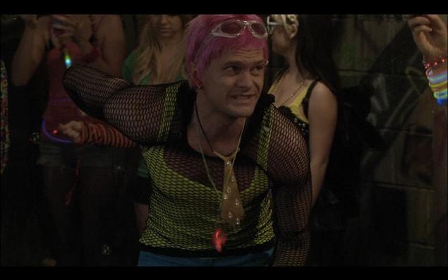 12. Even when attending a rave in Season 4's "Murtaugh," Barney still wore a tie.