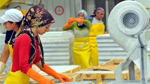 2. Kadınlarda işsizlik oranı ise 1,1 puanlık artışla yüzde 13,7'ye yükseldi.