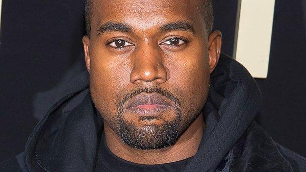 4. Kanye West, bir konser sırasında tekerlekli sandalyede oturan bir hayranına "ne duruyorsun, haydi ayağa kalk!" diye bağırdı.