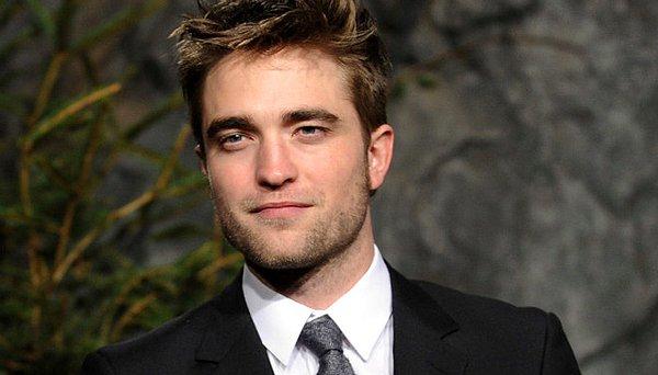 5. Robert Pattinson, onu şöhrete ve bolca paraya kavuşturan Alacakaranlık serisinin hayranları için "işsizler" tarzı bir ithamda bulundu...