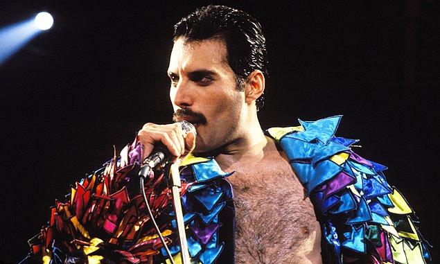 7. Freddie Mercury, hayatının son 6 ayını vokal kayıtları yaparak geçirdi.
