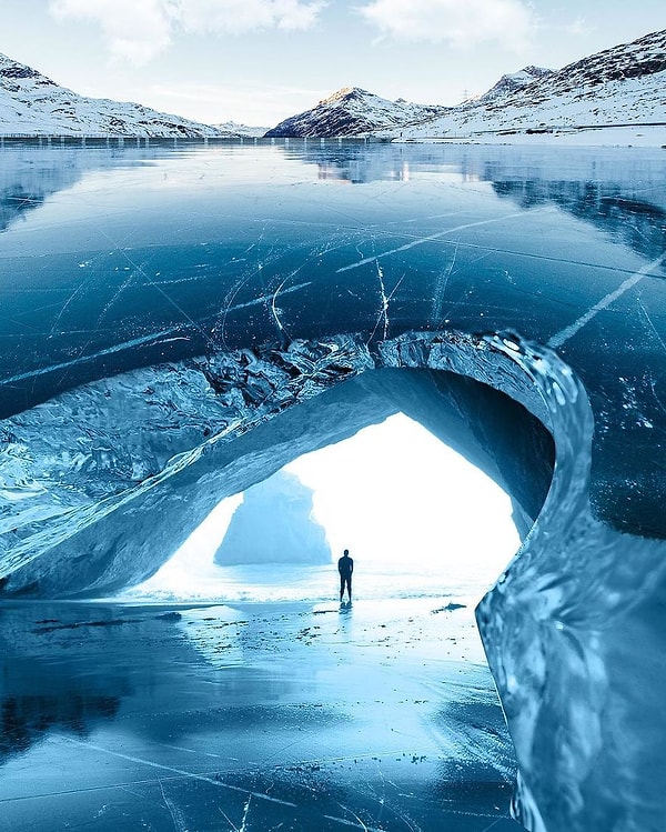 5. ...однако его техника манипуляций с фотографиями стирает границы человеческой фантазии.