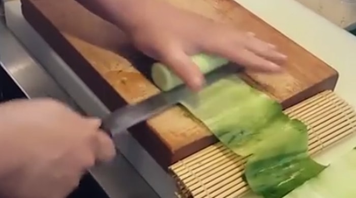 Bıçak Kullanma Olayını Bir Hayli Abartan Adam