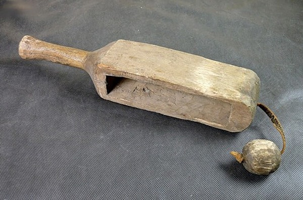 7. Представитель какой профессии, по-вашему, мог пользоваться этой вещью?