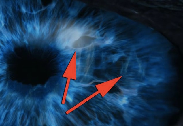 4. We might be pushing too hard but is that cave-like shape around the right corner look like a crack to you?