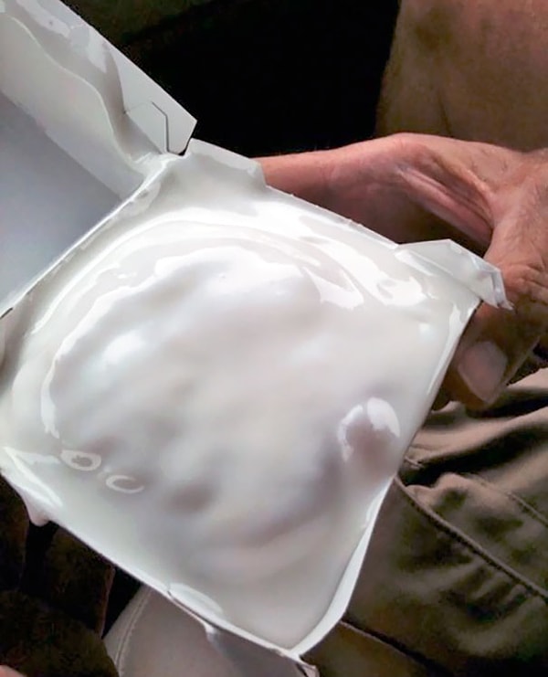 6. "Мой муж попросил дополнительную глазурь для булочки"