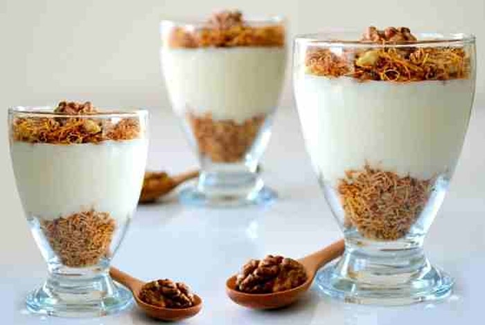 Kadayıfın Sadece Şerbetli Tatlı Olmadığının Kanıtı Muhallebili Kadayıf Tarifi