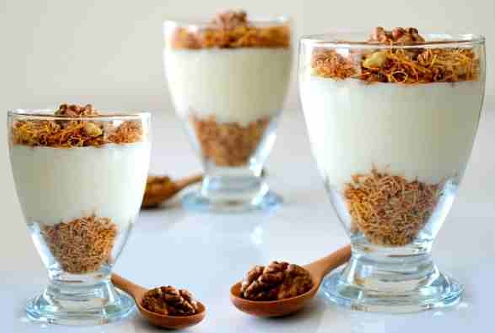 Kadayıfın Sadece Şerbetli Tatlı Olmadığının Kanıtı Muhallebili Kadayıf Tarifi