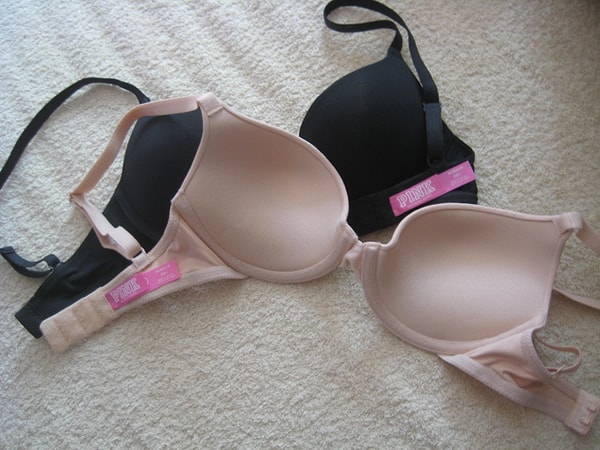 1. Вы не можете выйти из дома без лифчика.