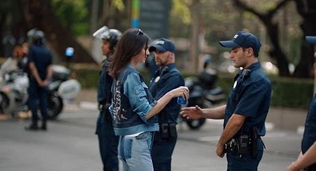 ABD'yi Karıştıran Kendall Jenner'lı Pepsi Reklamı