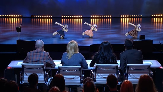 İsveç Yetenek Yarışmasına Katılan Robotlardan Muhteşem Gösteri!