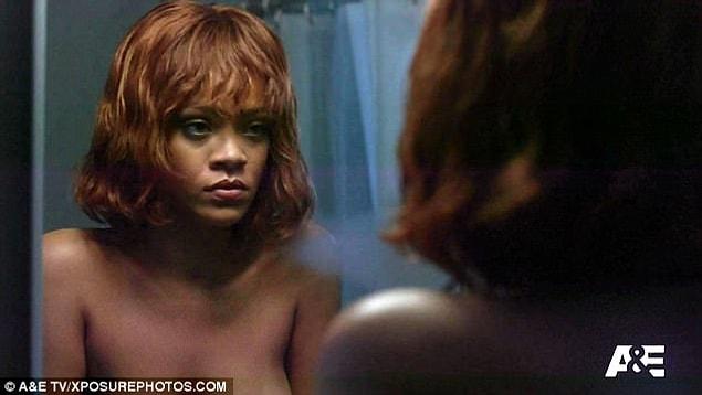 While her performance has won a legion of fans, Rihanna herself could not bear to watch her steamy session during her Bates Motel debut a week ago!