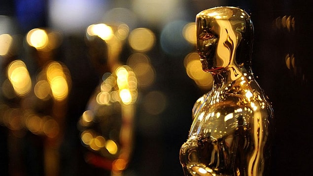 2. 2017 Oscar Ödül Töreni'nde en iyi film Oscar'ı hangi yapıma gitmiştir?
