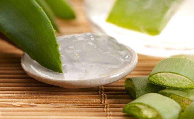 4. Aloe Vera ile cildiniz yumuşasın.