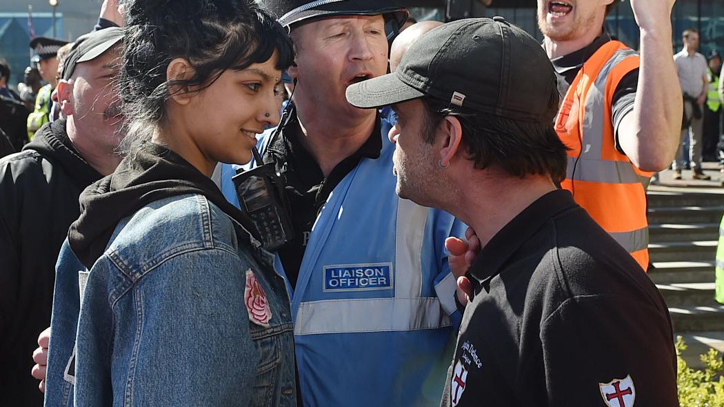 saffiyah-khan-the-brave-woman-who-stood-up-to-an-edl-leader-to-protect