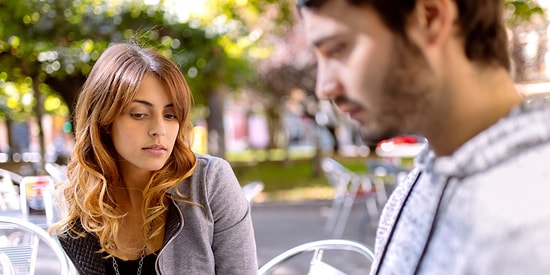 10 верных признаков того, что она не влюблена в тебя