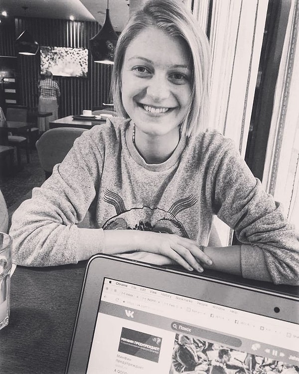 10. Однако несмотря на то, что и сама Леся положительно отозвалась об Илье, и Илья в интервью подчеркнул, что еще в начале шоу сказал, что за весь проект поцелует лишь одну девушку, поклонники не хотят верить в то, что избранницей Ильи станет Леся.