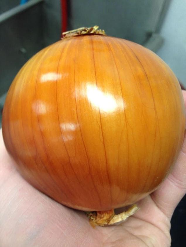 12. This hella good-looking onion.