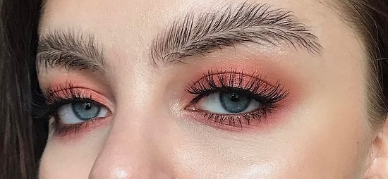 Легкие, как перышки: новый тренд в оформлении бровей