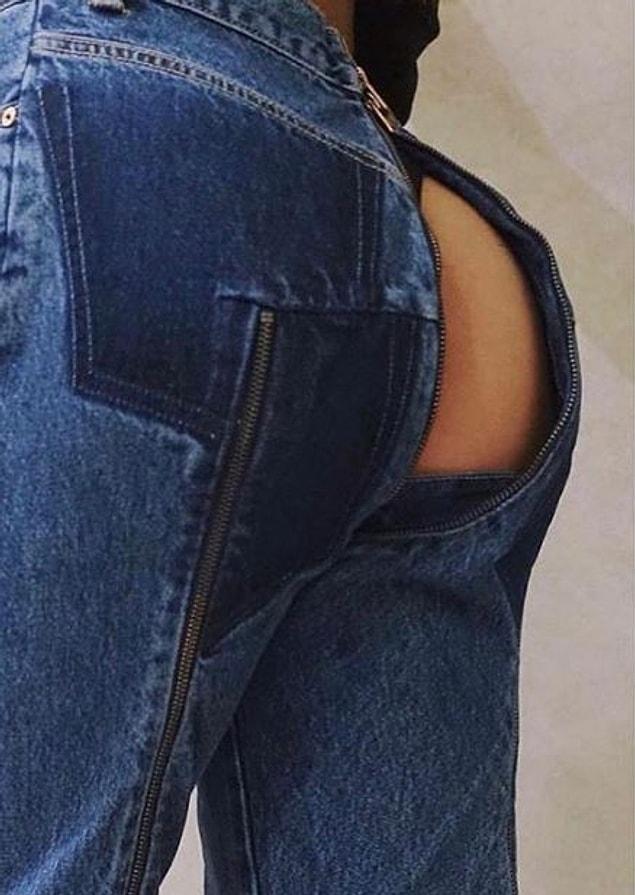 It looks like there are zippers down the backs of the jeans' legs...