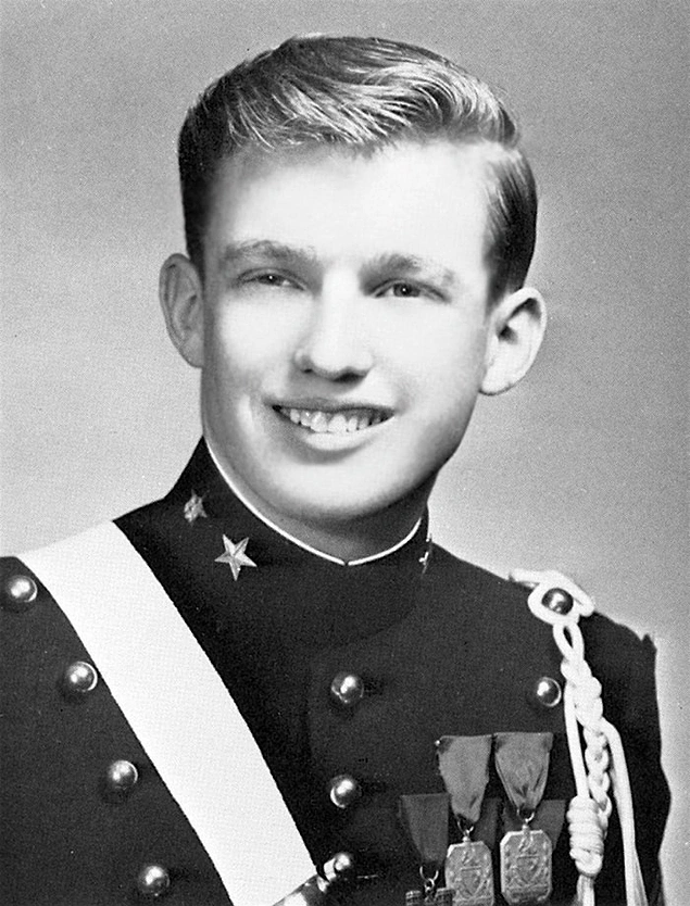 Молодой Дональд Трамп в военной академии Нью-Йорка.