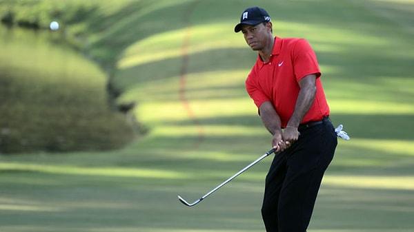 13. Ve son bomba: Ünlü golfçü Tiger Woods, sahada sesli bir şekilde gaz çıkarıyor!