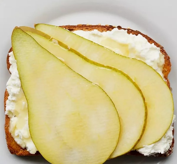 7. Груша + сыр Рикотта + мед