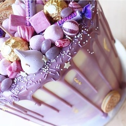 These amazing cakes are the work of 23-year-old Lily McLeod, a self-taught baker from Glasgow.