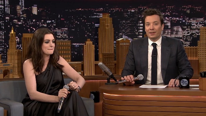 Anne Hathaway ve Jimmey Fallon Şarkıları Google Translate Çevirisiyle Yeniden Yorumladı